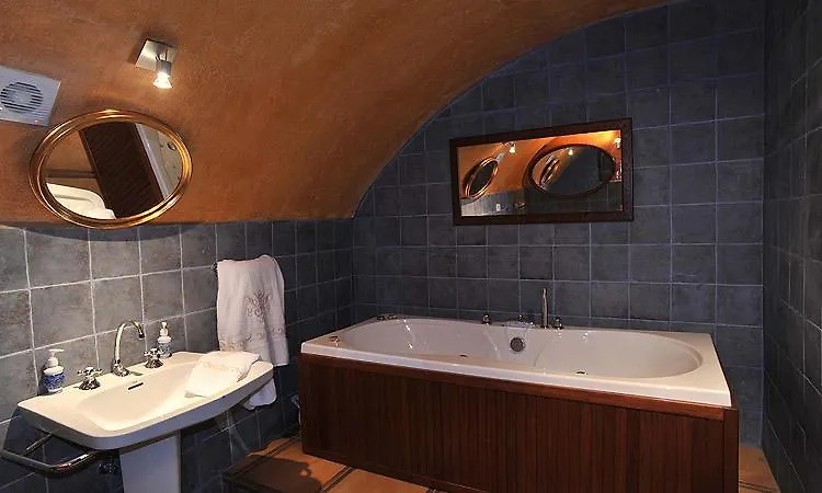 Country house Las Moradas Del Unicornio Guest House Pubol