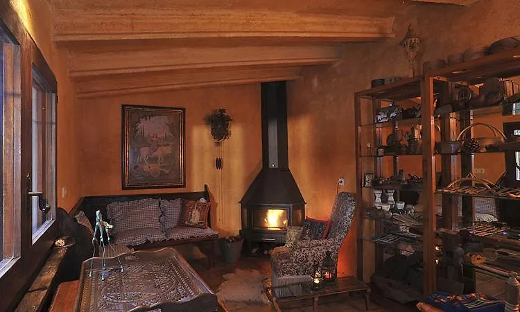 Las Moradas Del Unicornio Guest House Pubol Country house